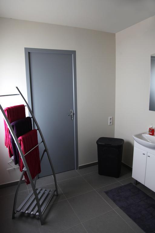 Au Moulin A Paroles Villa Tournai Room photo